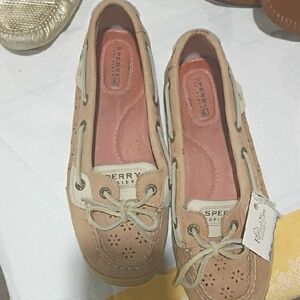 Sperry Topsiders Shoes With Flower Details!